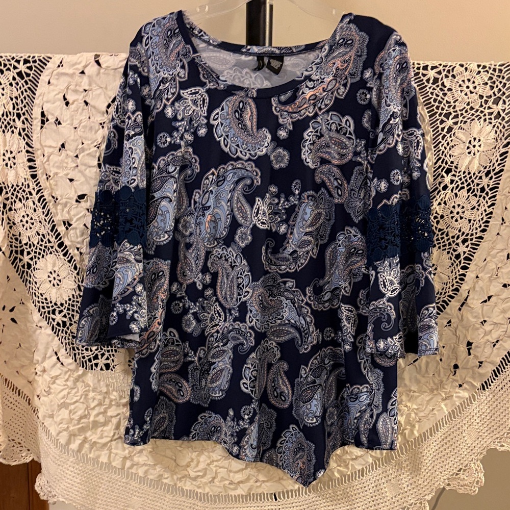 New Directions Paisley Print Women's Top size Large